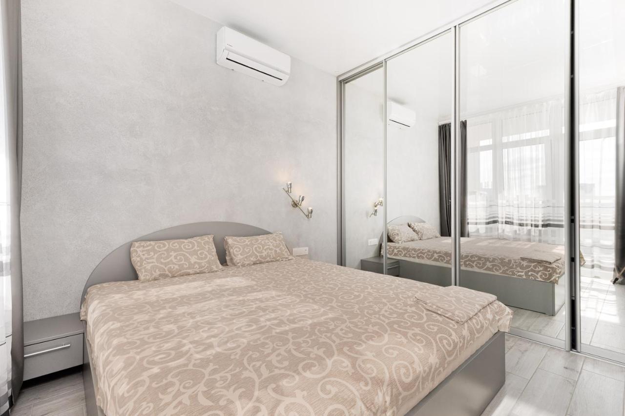 Pearl 44 Apartment With Terrace Oldenburg Bagian luar foto