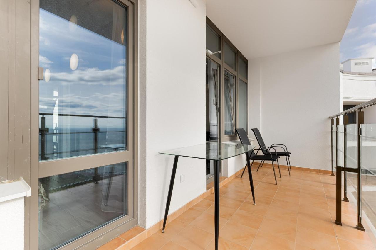 Pearl 44 Apartment With Terrace Oldenburg Bagian luar foto